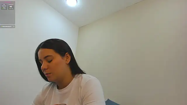 แชท XXX สดของ MadisonJenner