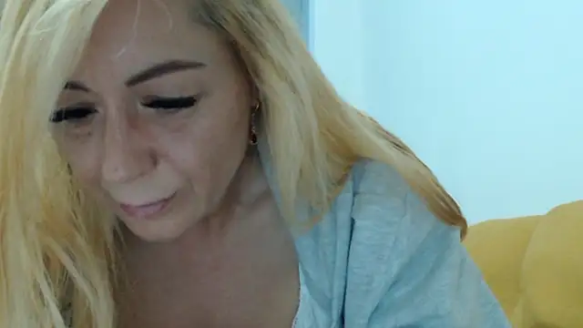 _karolynesyera_ – Naživo XXX chat