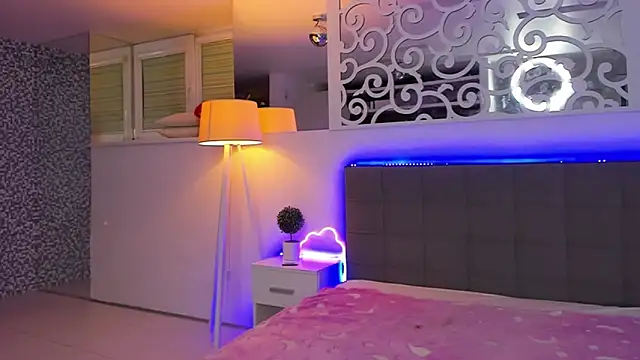 LuisaClover's Live XXX Chat