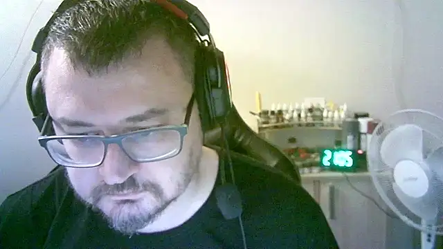 แชท XXX สดของ SirAbuser