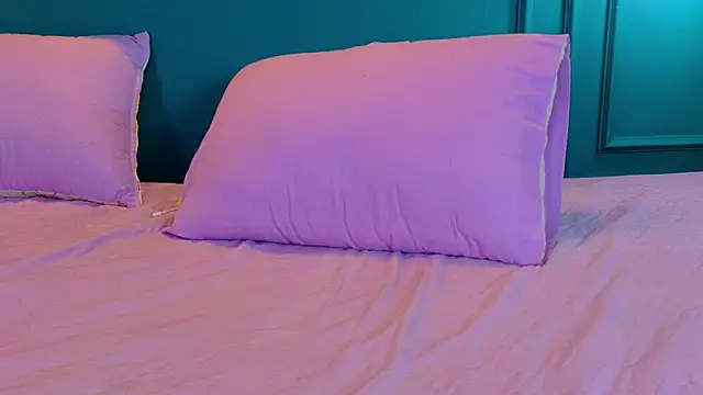 ale_cam Adlı Modelin Canlı XXX Sohbeti