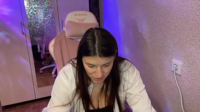 Katrin__kiss 即時 XXX 聊天