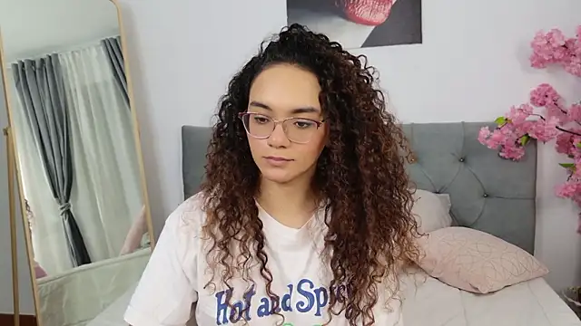 Taylor_Tina: διαδικτυακό σόου στην κάμερα