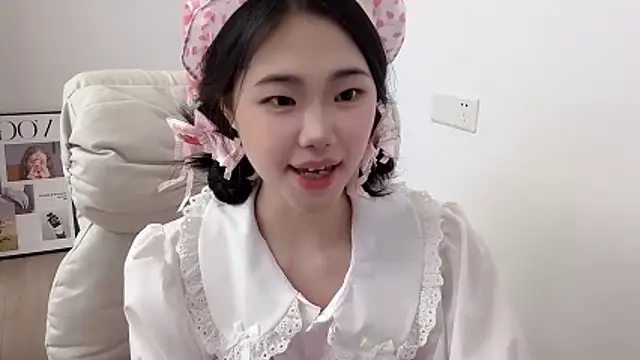 suki-1 Live XXX Chat