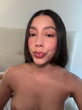 SelenaStoneのライブXXXチャット