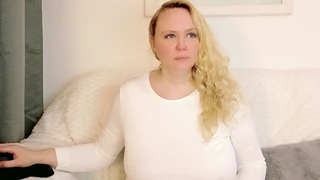 Sarah4you's Live XXX Chat