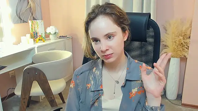 CrystaLeah: онлайн-секс-чат