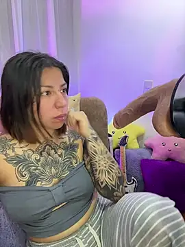 Chat +18 de _antonella_dreamss ao vivo