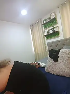 Chat +18 de sasi_luna ao vivo