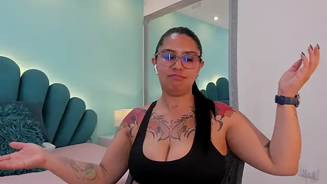 sharlott18 即時 XXX 聊天