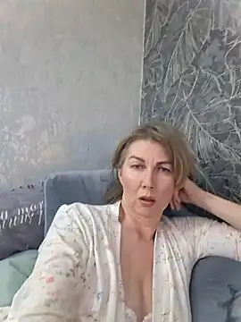 stellahere8: απευθείας συνομιλία ΧΧΧ