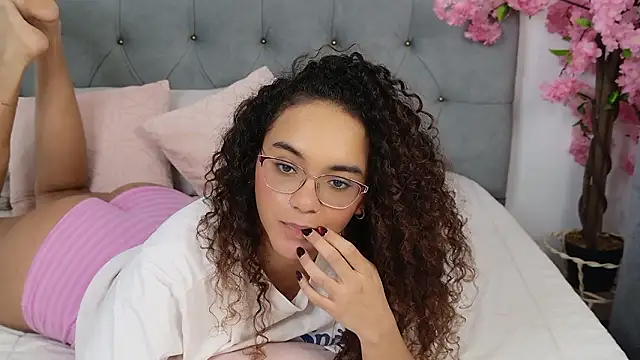 Taylor_Tina Live XXX Chat