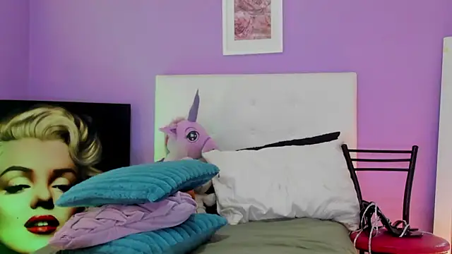 Charlotte11-11 Live XXX Chat