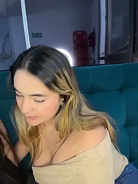 Chat XXX en directo de Antonella_Julieta