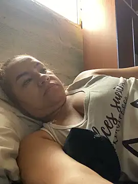 Brenda__222 现场XXX聊天