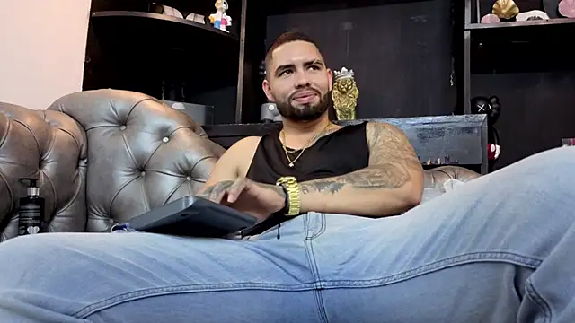 matteosantos' Live XXX Chat