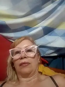 SexyMilf1211 Adlı Modelin Canlı XXX Sohbeti