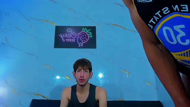 Spicy_guys 即時 XXX 聊天