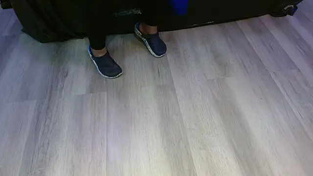 Shanna_Wells Show in webcam