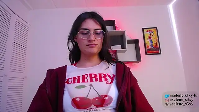 Pokazy przed kamerką – selene_cutie