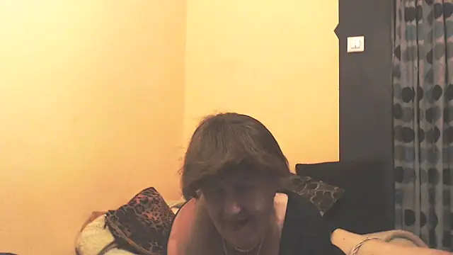 MioritaHardのライブXXXチャット