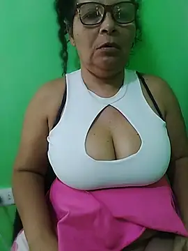 Amarantha25 élő XXX-chatje