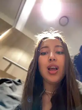 Show modela ICrazyOneIRL na web-kameri