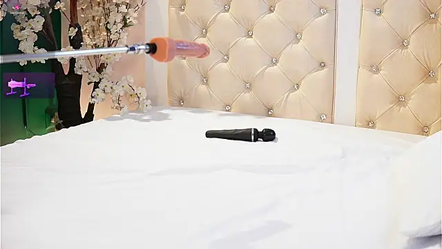 caroline_adams_ live XXX chat