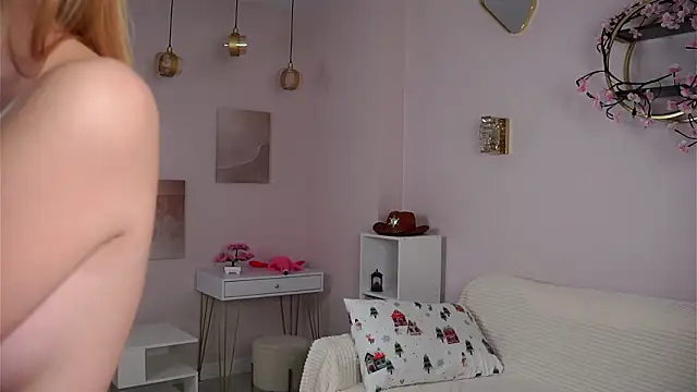 SunnivaCovil's Live XXX Chat