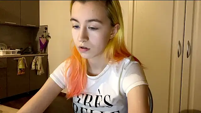 EmilyHein 即時 XXX 聊天