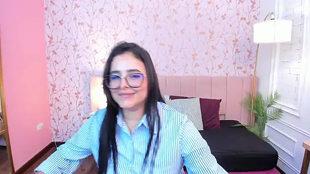 taylor_bennet Adlı Modelin Canlı XXX Sohbeti