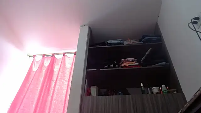 nicolle_milf1978 现场XXX聊天