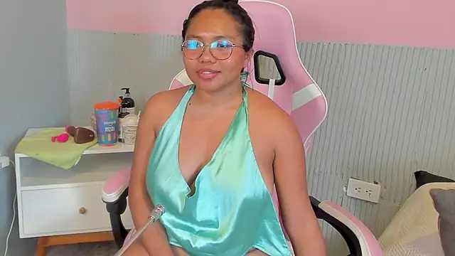 yeikafoxy élő XXX-chatje