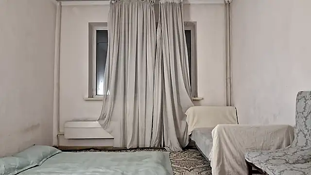 Lyndasilk Live XXX Chat