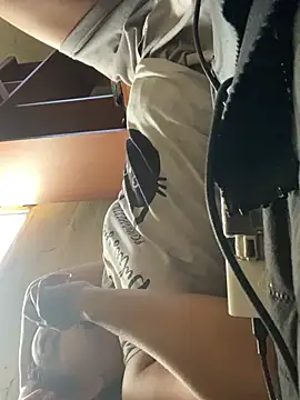 Brenda__222 élő XXX-chatje