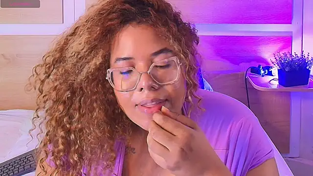 Chat +18 de Your_big_ebony_goddness ao vivo