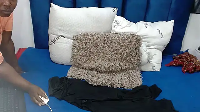 Thickchocolatex2's Webcam Show