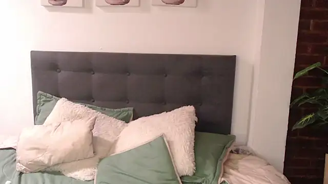 Chat +18 de Andrea_secret_ ao vivo