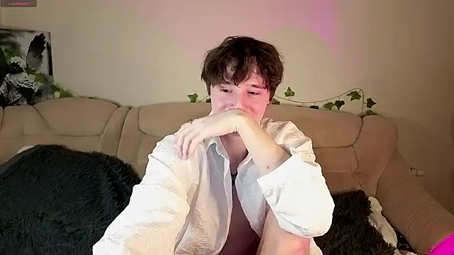 AnthonyCuutie Webcam show