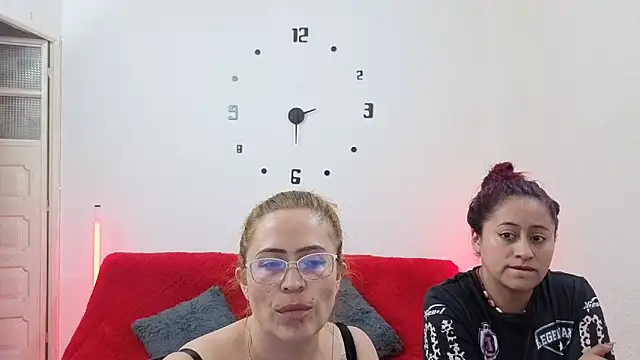 lesb_milf's Live XXX Chat