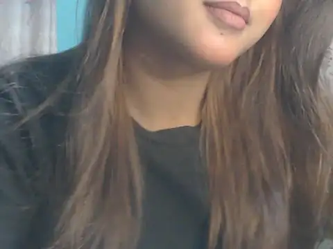 NancyRuvi élő XXX-chatje