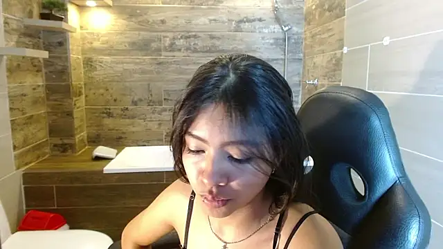 Sky_winter's Live XXX Chat