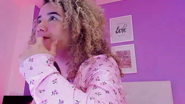 Онлайн чат XXX Charlotte11-11