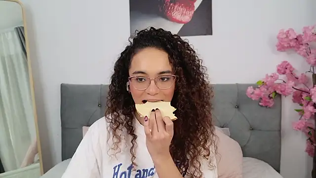 Taylor_Tina: απευθείας συνομιλία ΧΧΧ