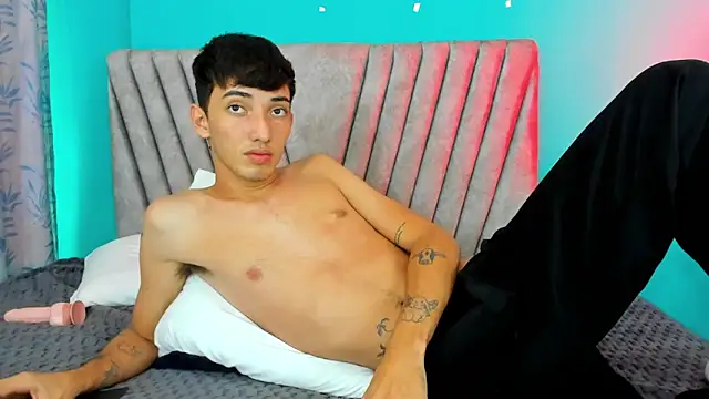 Онлайн чат XXX Maikol_Ortiz