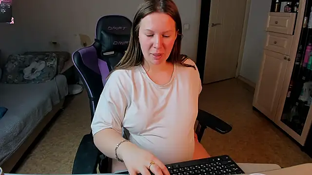 stella_vestal élő XXX-chatje