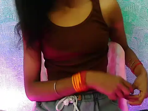 KiaraDoll002 élő XXX-chatje