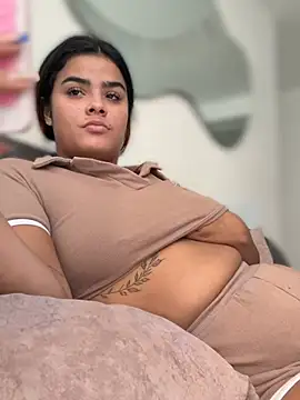 Czat XXX na żywo – Kaily_Sweet16