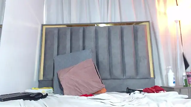 Rachele_x: онлайн-секс-чат