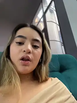 Chat XXX en directo de Antonella_Julieta